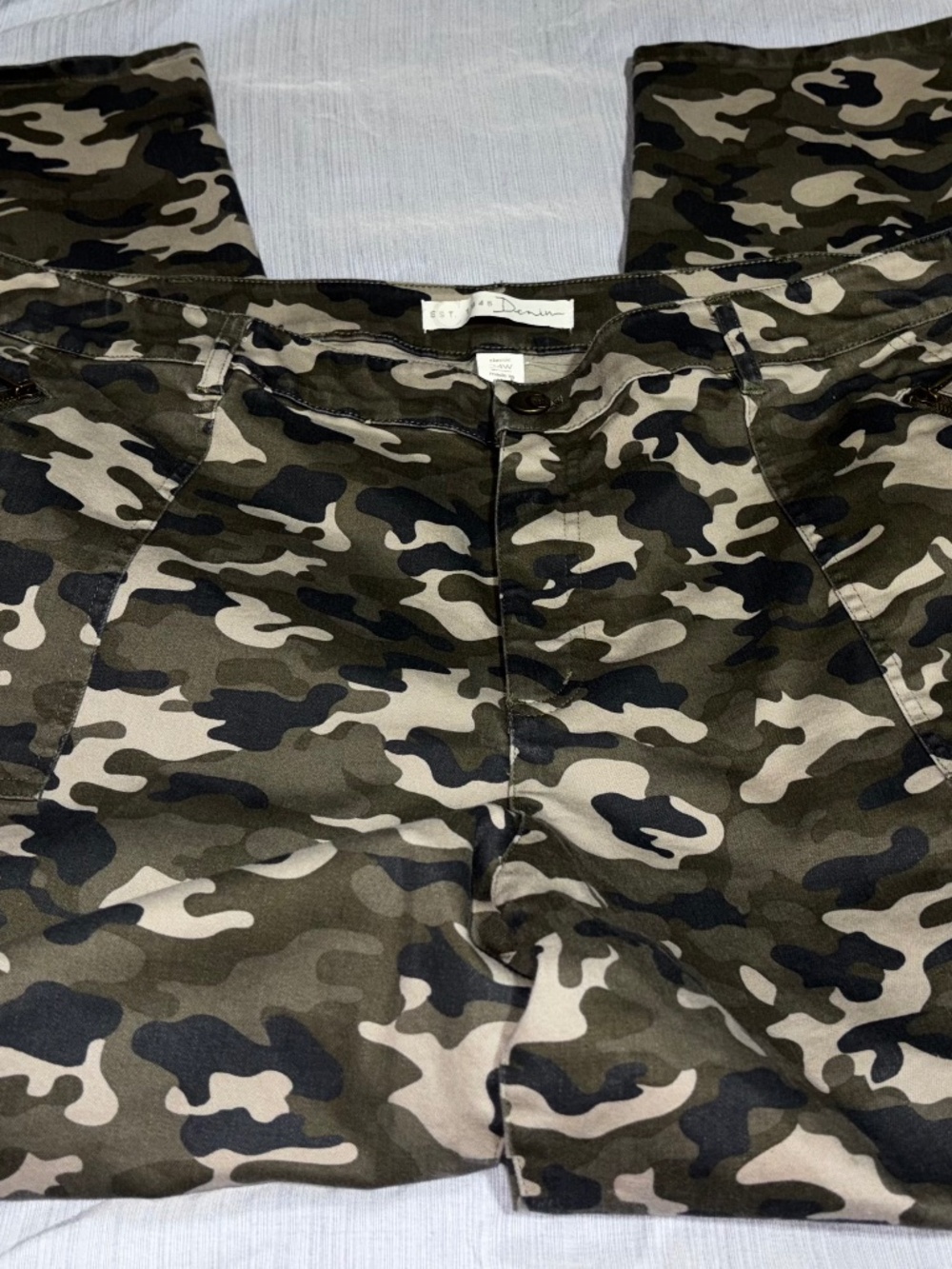 Women’s Camo Pants